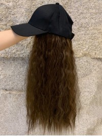 Parrucche Sintetiche Lunghe Ricci 22 Pollici Con Cappelli Da Baseball Neri