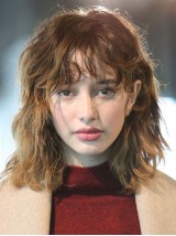 Parrucche Per Capelli Umani Senza Cappuccio Con Onda Sciolta Alla Spalla Con Frangetta 14 Pollici