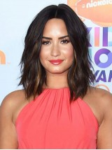 Demi Lovato Parrucche Di Capelli Umani Di Remy Senza Cappuccio Ondulati Con Separazione Centrale Media 12 Pollici
