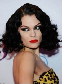 Jessie J Parrucche Sintetiche Senza Cappuccio Ricci Medie Con Frangia Laterale