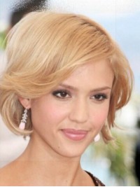 Parrucche Sintetiche Senza Cappuccio Ondulate Corte Bionde Jessica Alba Con Frangia Laterale