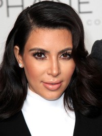 Parrucche Sintetiche Senza Cappuccio Ondulate Lunghe Kim Kardashian Con Frangia Laterale