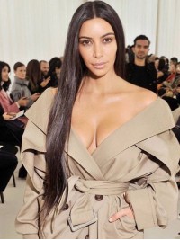 Parrucche Sintetiche Frontali In Pizzo Lungo Rettilineo Kim Kardashian Con Riga Centrale