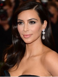 Parrucche Di Capelli Umani Ondulati Lunghi In Pizzo Kim Kardashian Con Frangia Laterale