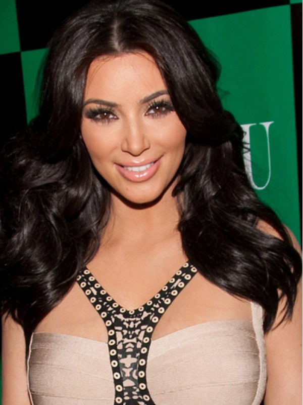 Parrucche Sintetiche Senza Cappuccio Ondulate Lunghe Kim Kardashian Con Separazione Centrale