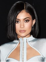 Kylie Jenner Parrucche Per Capelli Umani Con Pizzo Frontale In Pizzo Nero Corto Rettilineo Con Frangia Laterale