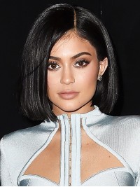 Kylie Jenner Parrucche Per Capelli Umani Con Pizzo Frontale In Pizzo Nero Corto Rettilineo Con Frangia Laterale