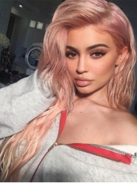 Parrucche Sintetiche Frontali In Pizzo Ondulato Lungo Kylie Jenner Con Frangia Laterale