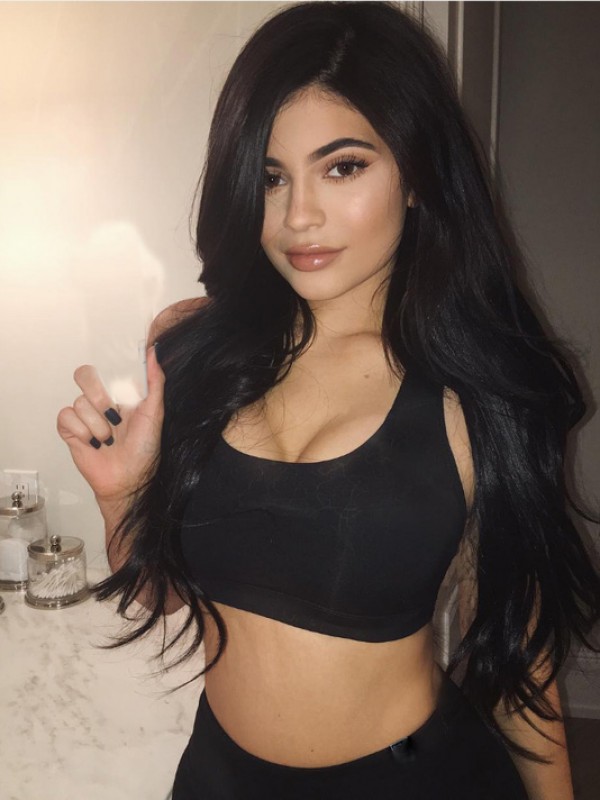 Kylie Jenner Parte Anteriore In Pizzo Sintetico Ondulato Nero Lungo Con Frangia Laterale