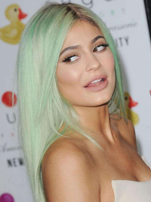 Parrucche Sintetiche Senza Cappuccio Lunghe Dritte Di Kylie Jenner Verde Chiaro Con Frangia Laterale